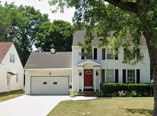 2534 Newbury Dr, Cleveland Heights, OH