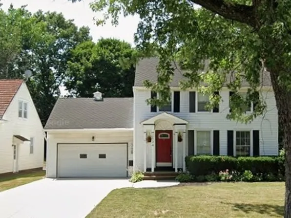 2534 Newbury Dr, Cleveland Heights, OH 44118
