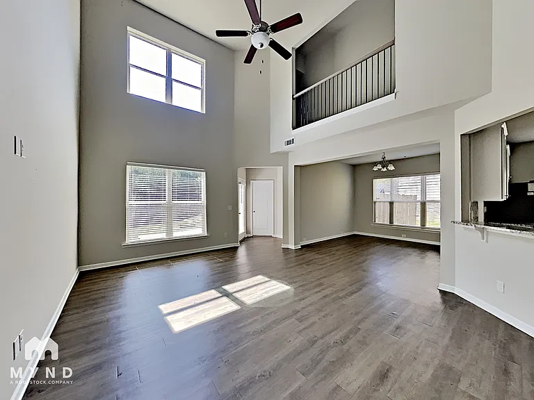 218 Hardy Water Dr — Photo 2