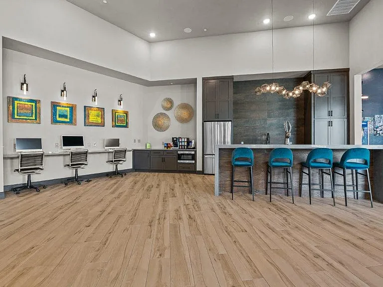 Redbird Ridge Apartments — Photo 36