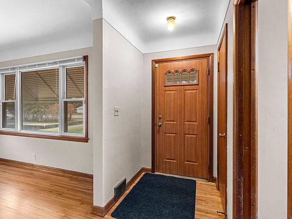 4th image of 3474 White Bear Ave N