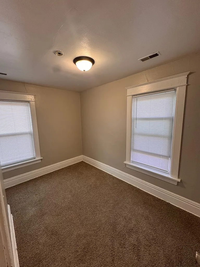 2 bed, $1,560 — Photo 4