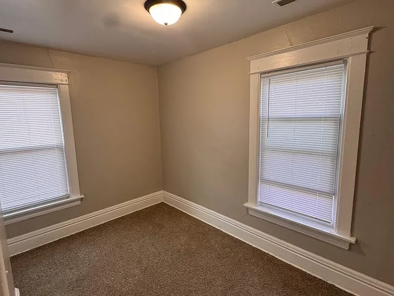 490 Charles Ave #3 — Photo 4