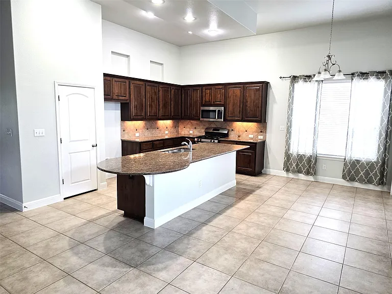 1015 Walsh Hill Trl — Photo 10
