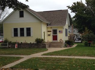 521 S 15th St, Escanaba, MI 49829