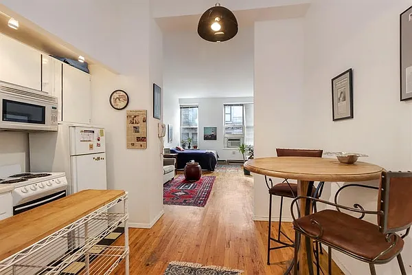 Rented by Compass | media 3
