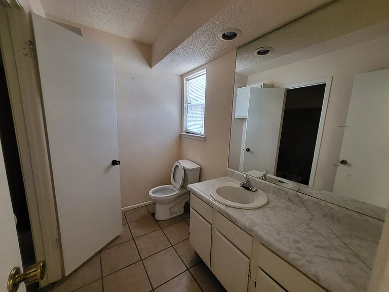 4233 Siesta Ln — Photo 6
