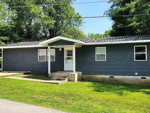 3rd image of 1313 E Benton Avenue