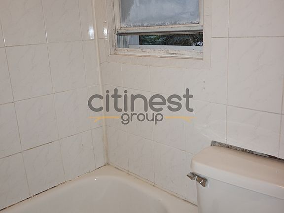 3rd image of 601 18th St #1FU