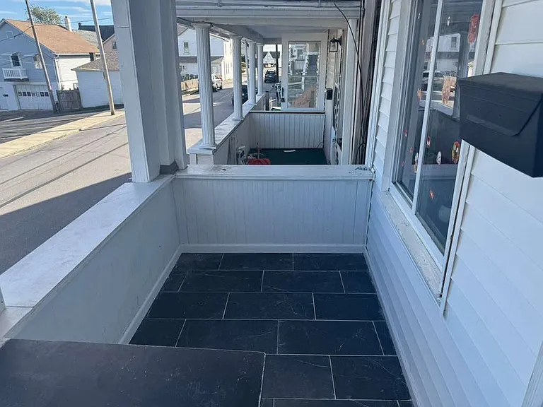 834 Ridge St — Photo 3