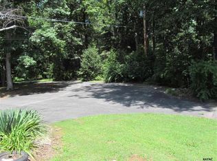 174 Pickett Rd, Dover, PA 17315