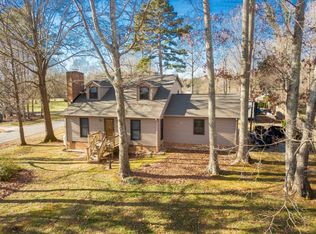 233 Lamplighter Ln, Mount Holly, NC 28120