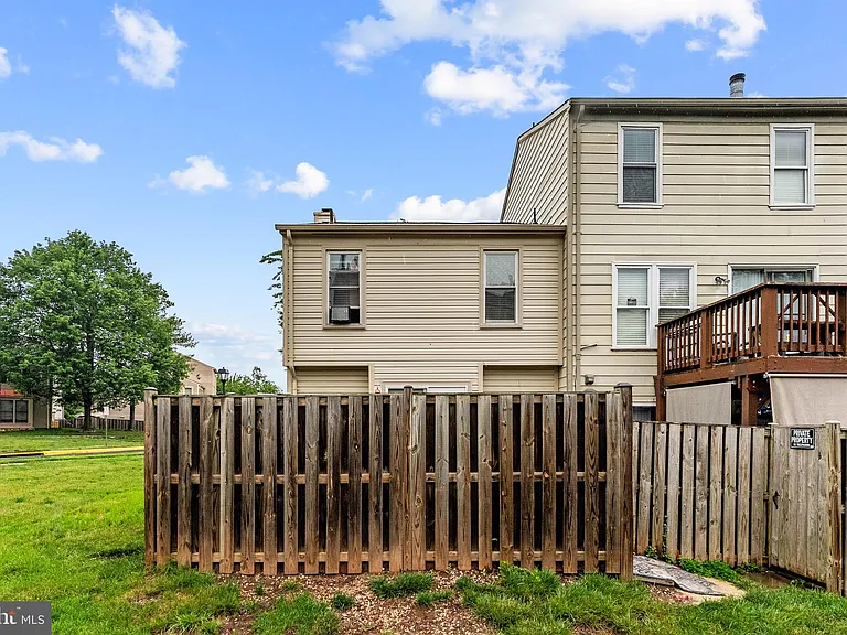 7302 Rokeby Dr — Photo 35