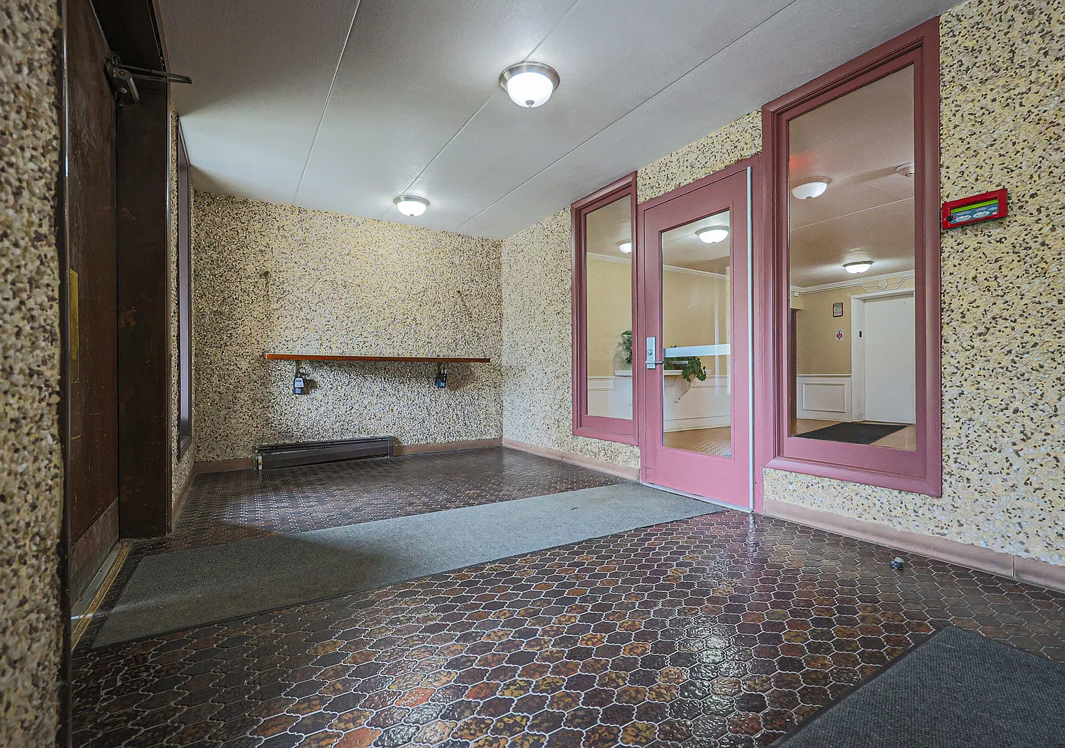 2 bed, 1000 sqft, $2,300 — Photo 4
