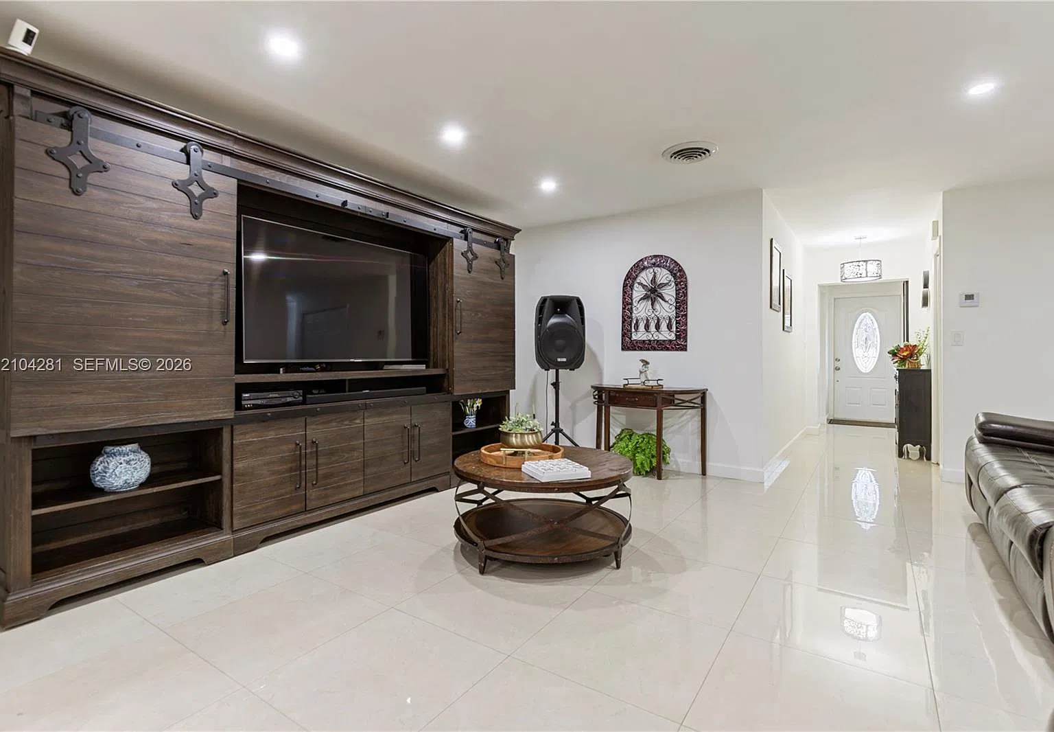 13948 Kendale Lakes Dr — Photo 3