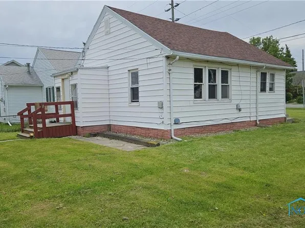 2701 Starr Ave, Oregon, OH 43616