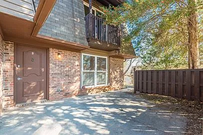 502 Cedartop Ln #B — Photo 24