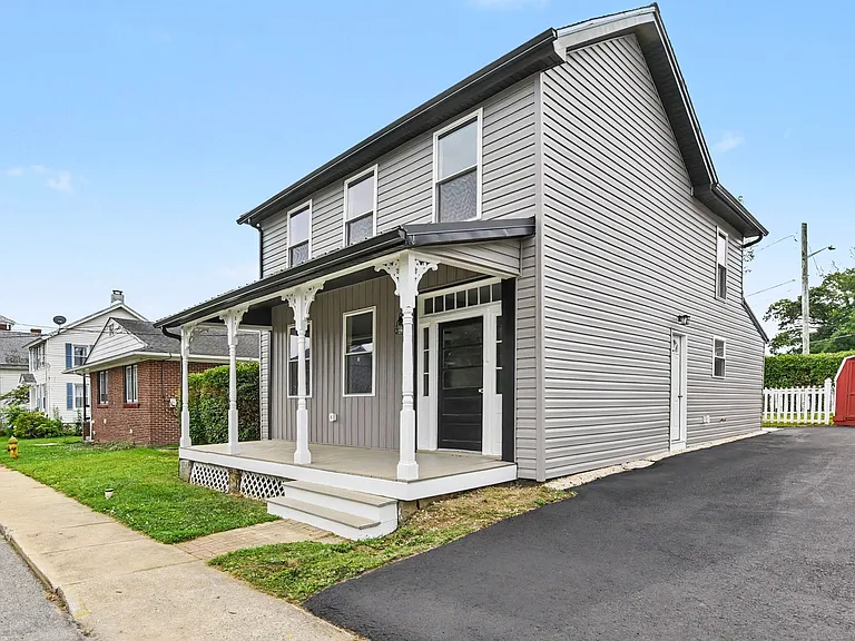20 Walnut St — Photo 24