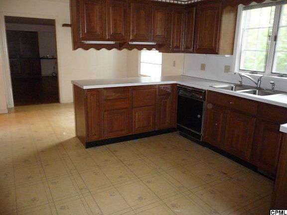 4th image of 24 W Maplewood Ave