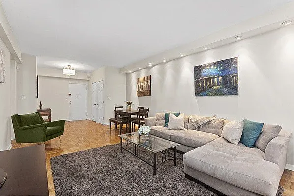 Sold by Area New York | media 2