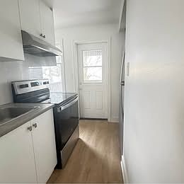 4th image of 8 Peel St #6