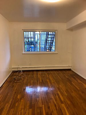 4th image of 21-27 42nd St #1
