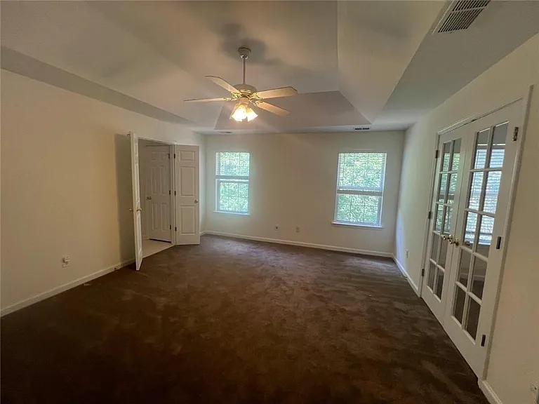 421 Holland Springs Dr — Photo 16