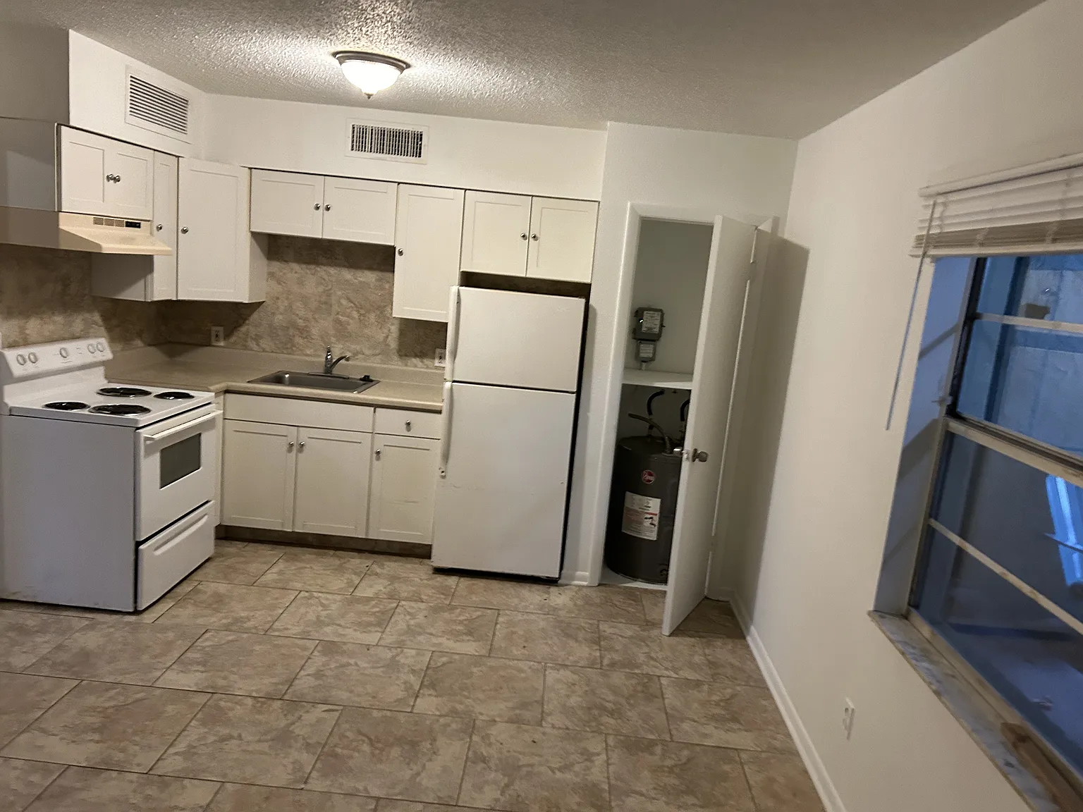 1 bed, $1,195 — Photo 3