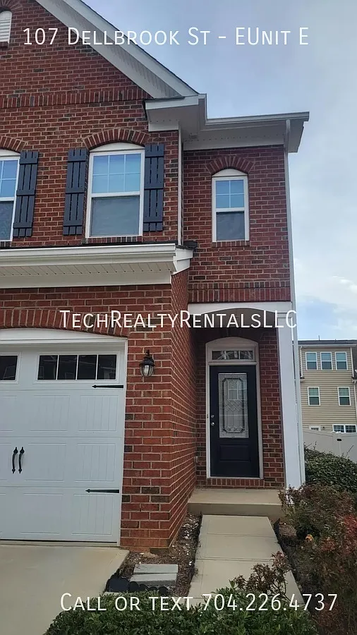 3 bed, 2.5 bath, 2100 sqft, $2,075 — Photo 1
