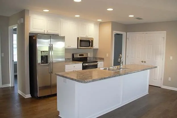 2326 Middleton Road — Photo 3