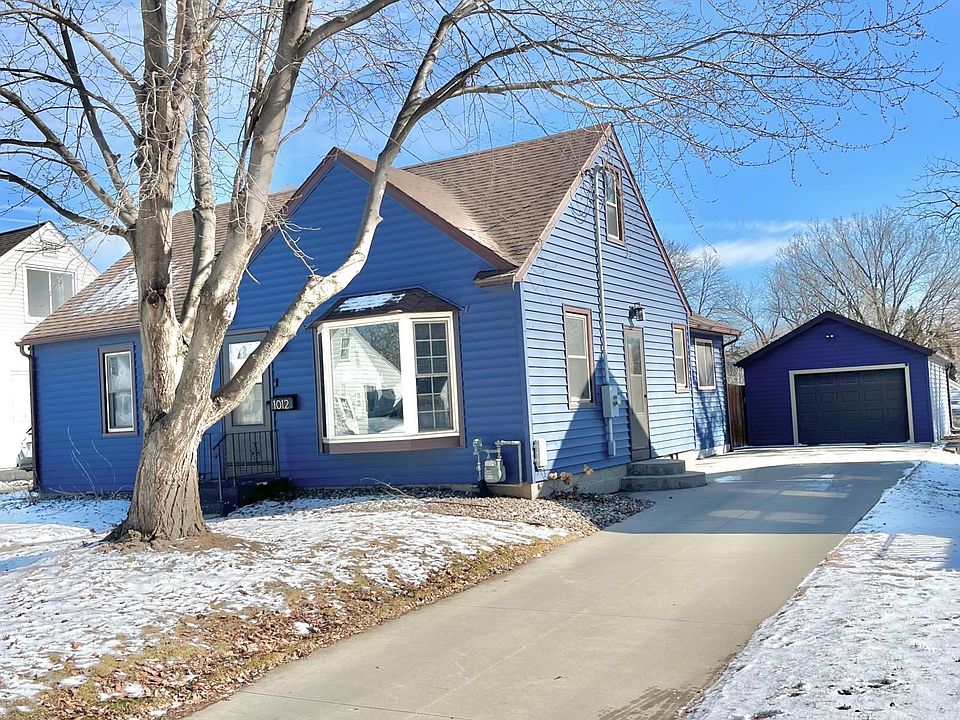 1st image of 1012 7th Ave NW