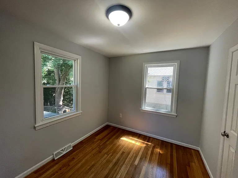 4915 Sycamore Pl — Photo 6