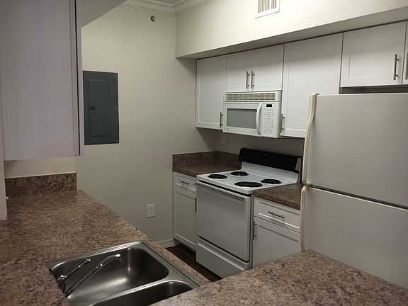5th image of 11600 SW 2nd St #18106