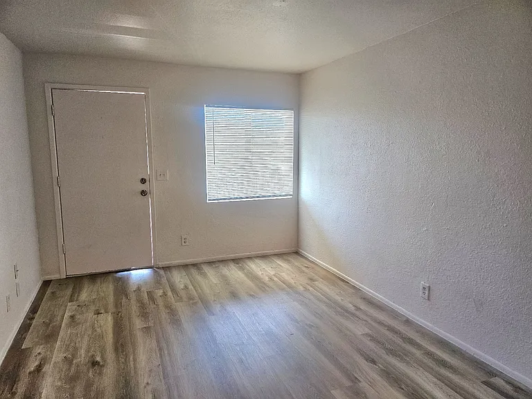 510 E Hatcher Rd #307 — Photo 20