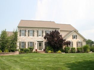 7 Terrell Dr, Washington Crossing, PA 18977