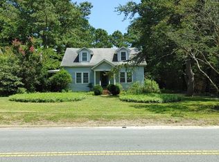 21 Hill St, Onancock, VA 23417