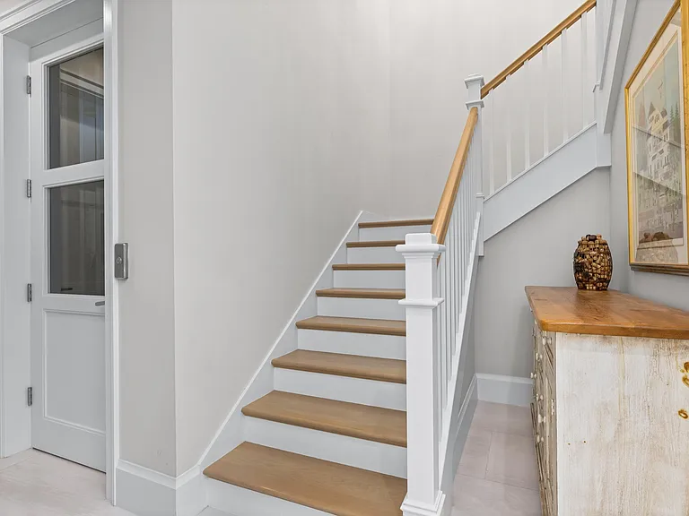 444 NE Wavecrest Way — Photo 25