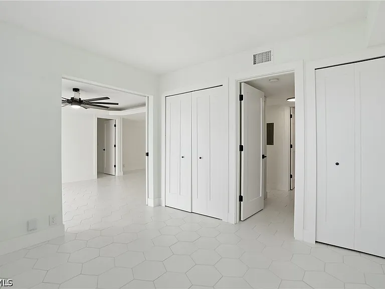 2885 Palm Beach Blvd #402 — Photo 13