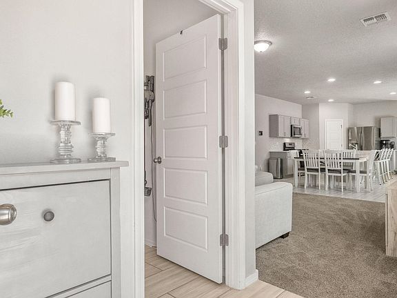 3rd image of 4850 Sandia Peak Rd NE