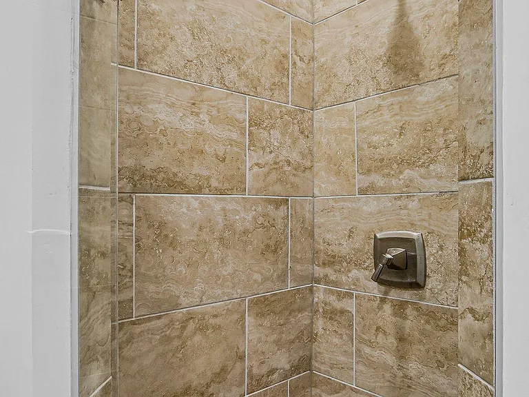1546 Upson Dr — Photo 15