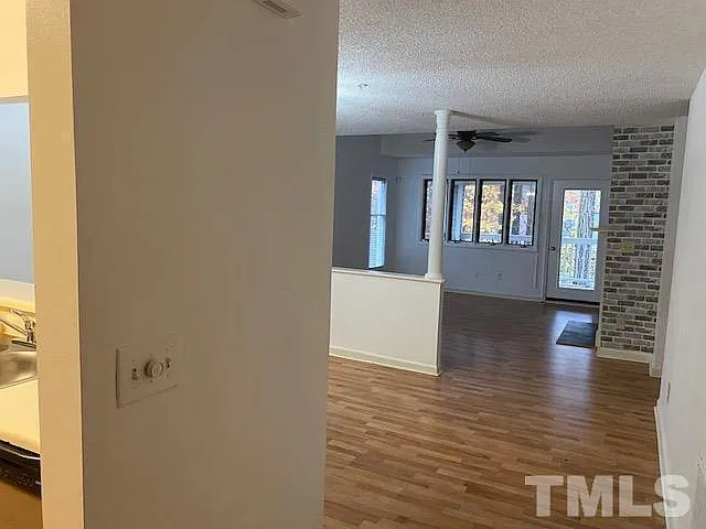 2 bed, 2.0 bath, 1295 sqft, $1,695 — Photo 2