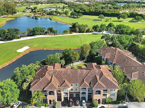3rd image of 6475 Emerald Dunes Drive #206