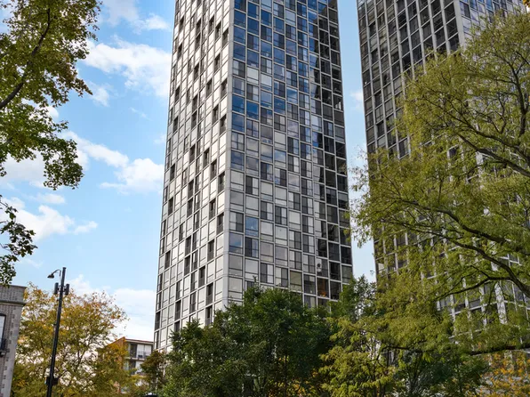 (undisclosed Address), Chicago, IL 60614