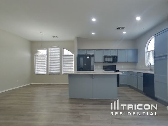 5th image of 5332 E Holmes Ave