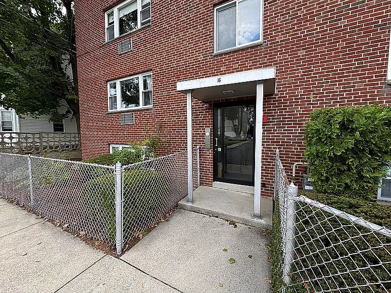 16 Westford St #9 — Photo 19