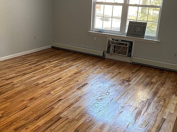 3rd image of 2021 Grand Ave