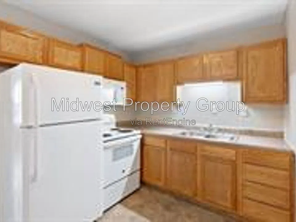 560 E Cherry St #302