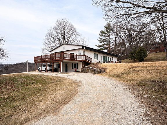 2nd image of 202 Ridgeview Ln S