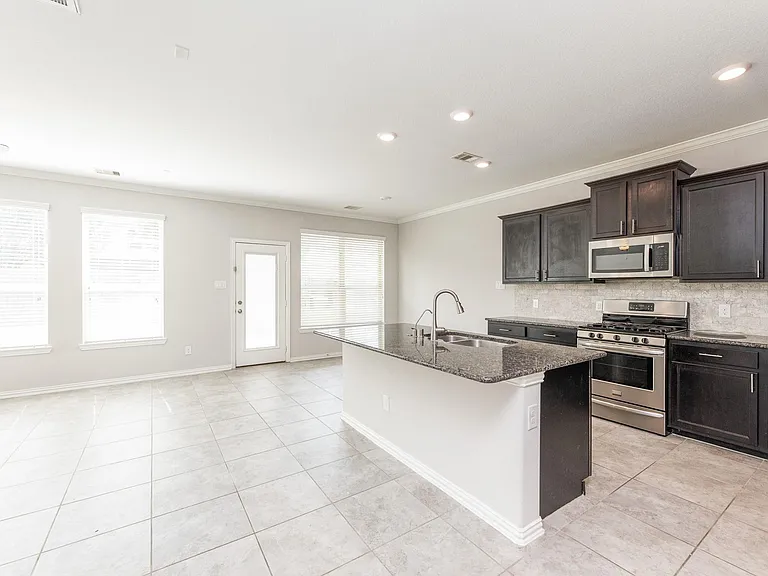 18119 Tall Chestnut St — Photo 8