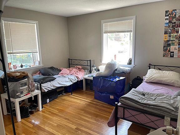 5th image of 52 Evergreen St #2